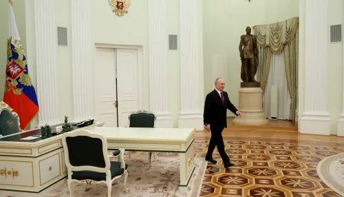 Нефть и мирный атом. Зачем Путин проводит переговоры с президентом Индонезии