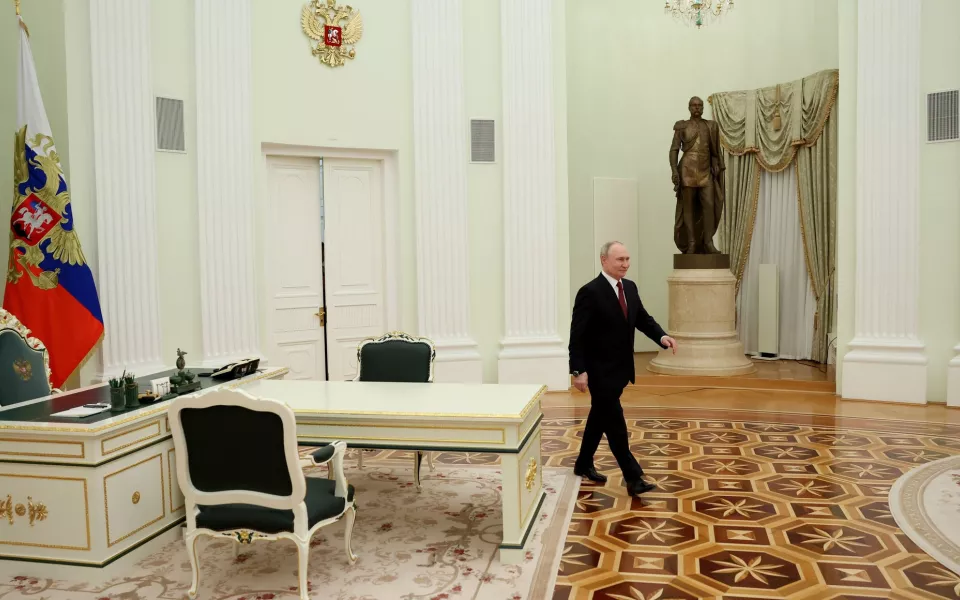 Нефть и мирный атом. Зачем Путин проводит переговоры с президентом Индонезии