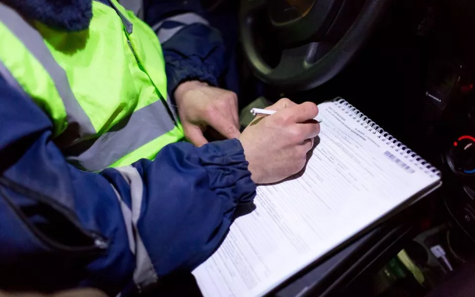 Водителю на Алтае грозит реальный срок за попытку договориться с полицейским