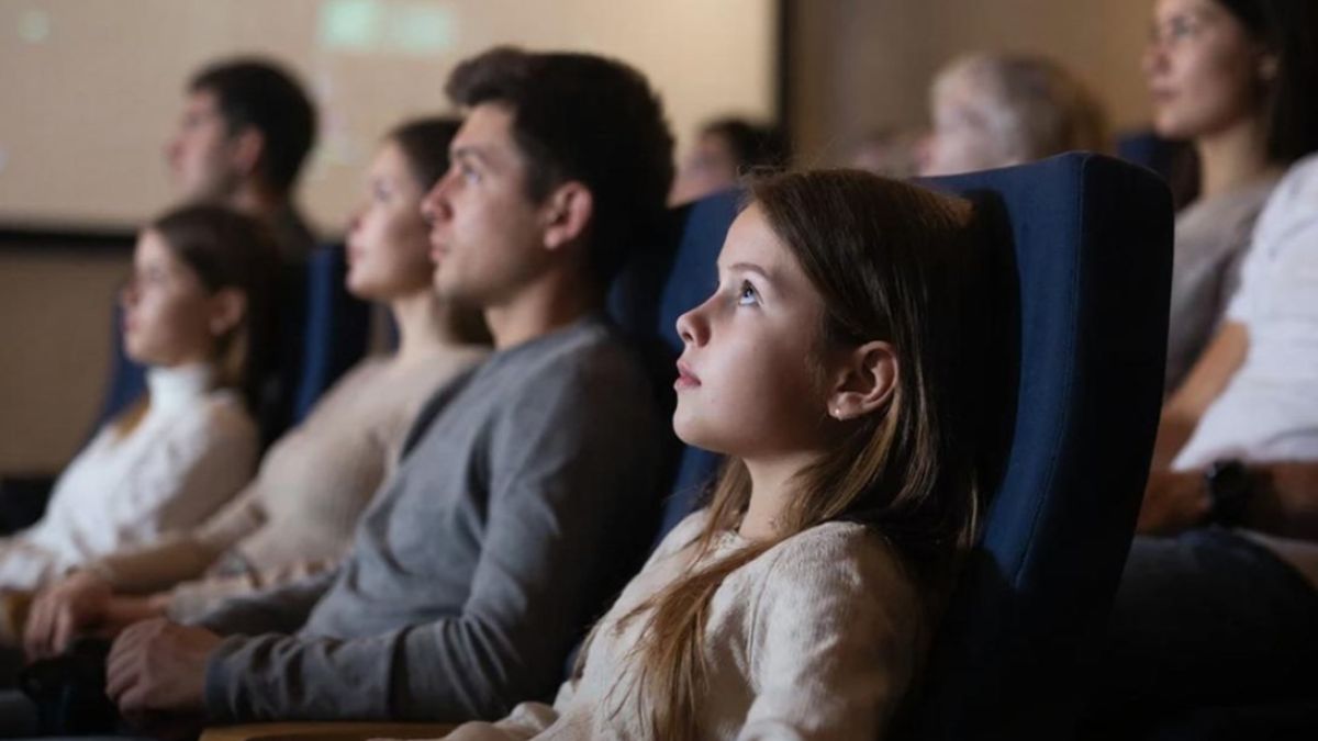 Люди в кинозале