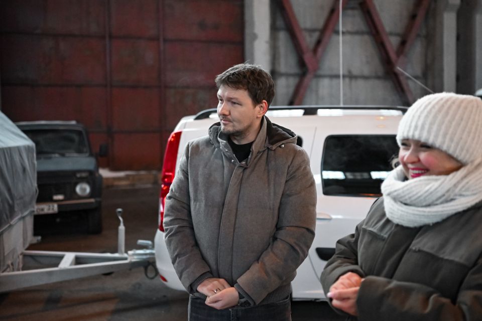 Фуры с гуманитарным грузом отправили из Барнаула на передовую