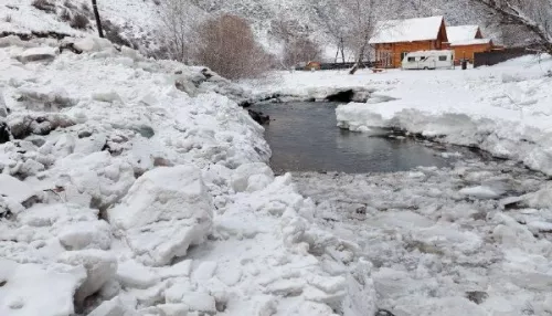 В селе Эдиган Республики Алтай справились с угрозой подтопления домов и дорог
