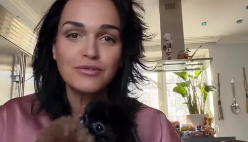 Певица Слава сняла странное видео во время отпуска на Бали