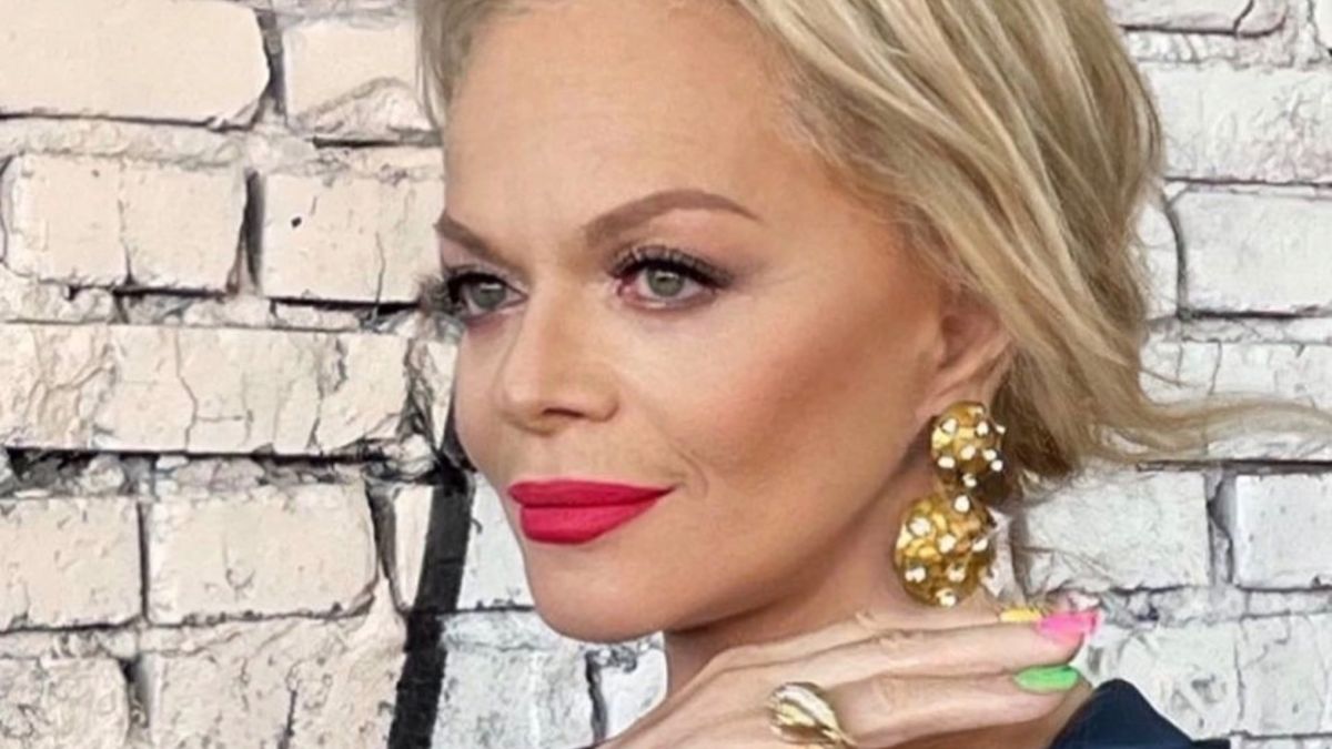 Лариса Долина