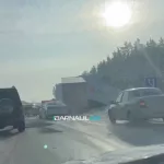 Массовое ДТП с грузовиком на алтайской трассе унесло жизнь 21-летнего водителя