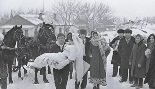 Ах эта свадьба: как женились в Алтайском крае в прошлом веке. Фотоархив