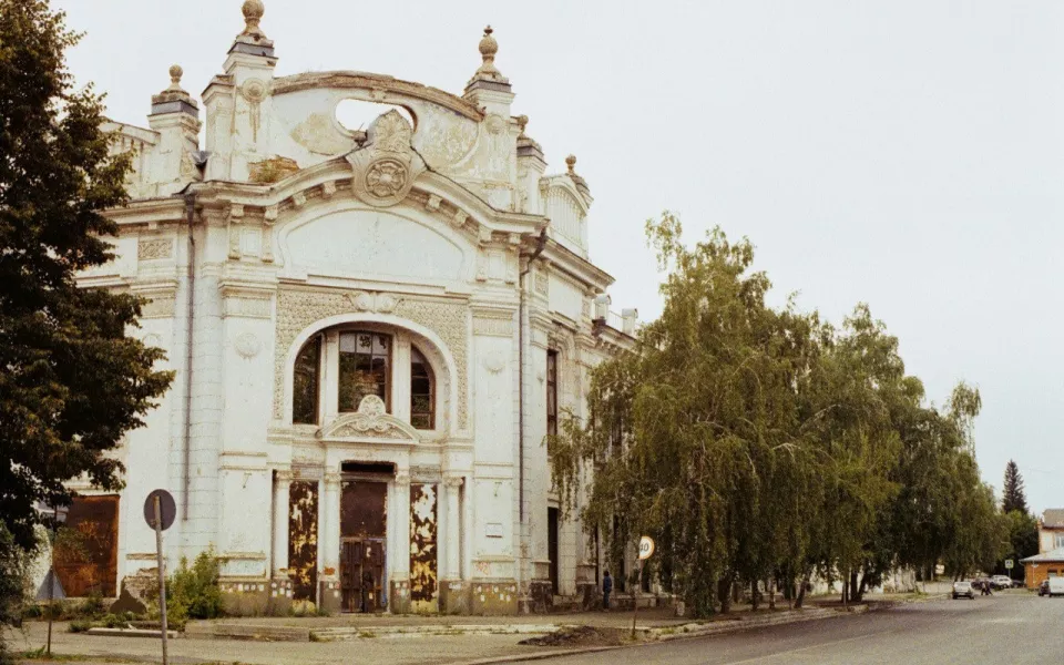 Знаменитый исторический пассаж Фирсова в Бийске снова выставлен на торги
