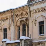 Классика и яркие пилястры: какой станет историческая богадельня в Барнауле. Рендеры