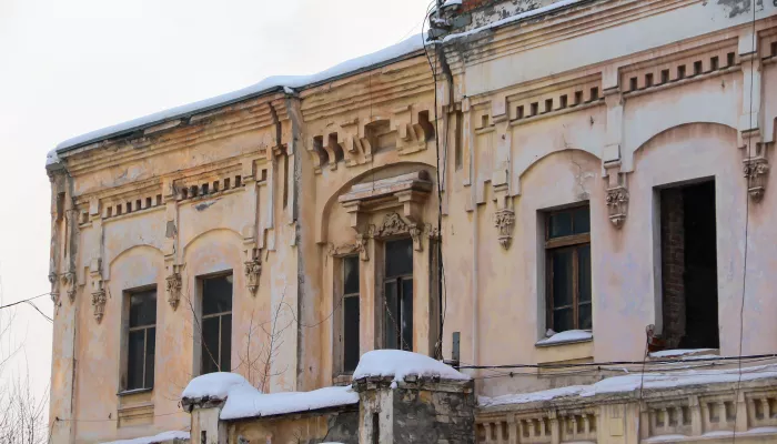 Чудо-пол и ноль призраков: как в центре Барнаула возрождают богадельню Пуртова. Фото