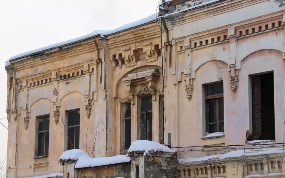 Чудо-пол и ноль призраков: как в центре Барнаула возрождают богадельню Пуртова. Фото