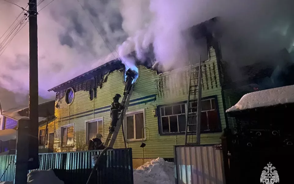 В Горно-Алтайске горело 128 квадратов двухэтажного жилого дома