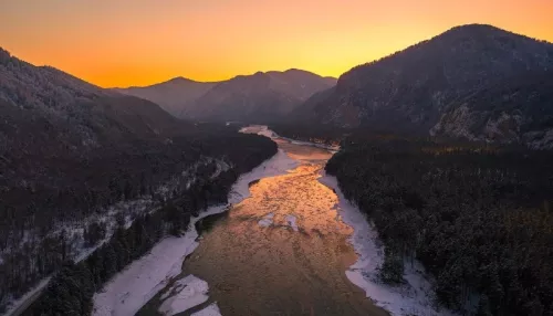 Магия алтайской зимы: фотограф показал, как выглядит заснеженный Горный Алтай. Фото