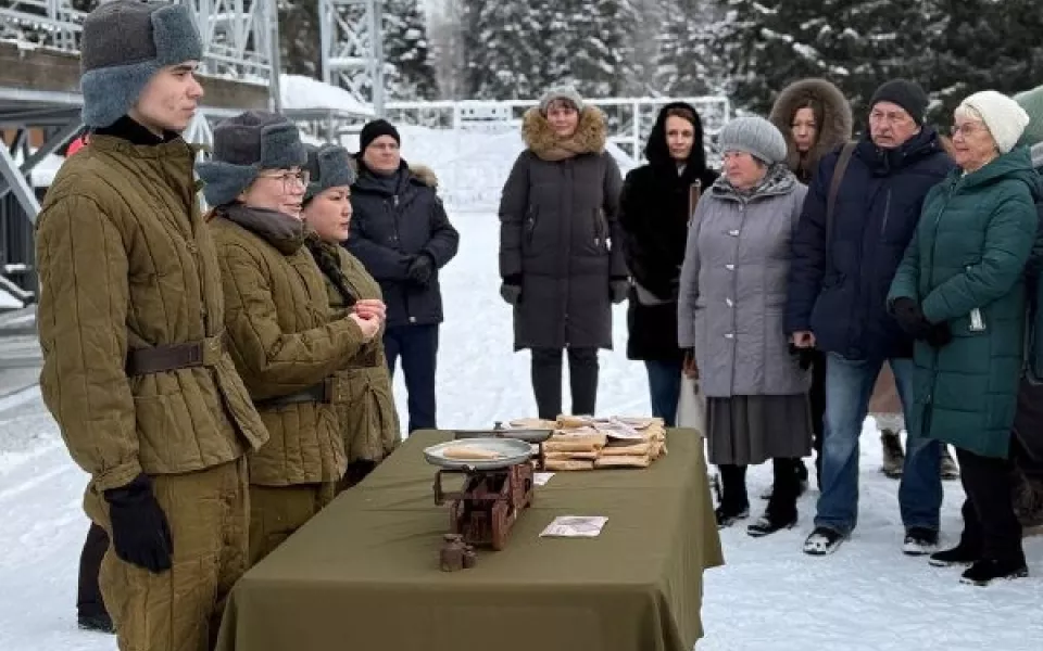 В Горно-Алтайске отметили 82-ю годовщину освобождения Ленинграда от блокады. Фото