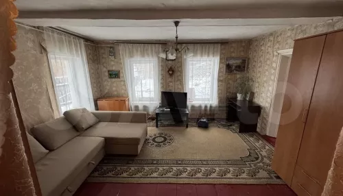 Дом времен Брежнева с удобствами на улице продают в Горно-Алтайске за 13 млн. Фото