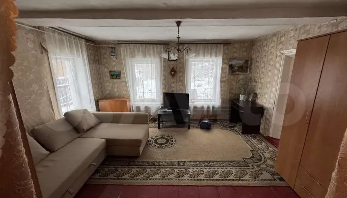 Дом времен Брежнева с удобствами на улице продают в Горно-Алтайске за 13 млн. Фото