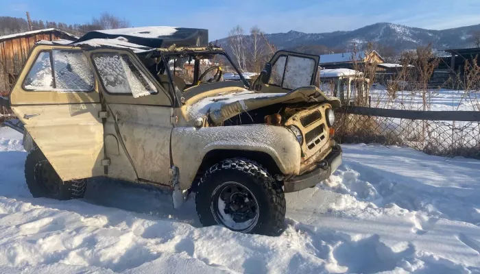 В Республике Алтай слетел в кювет УАЗ: пострадали ребенок и женщина