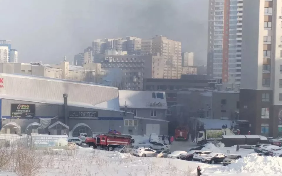 Один человек пострадал при пожаре в подземном гараже на улице Взлетной