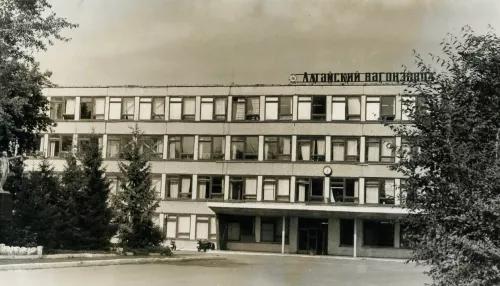 От Правды до Кубы: каким был Алтайский вагоностроительный завод в годы СССР. Фото