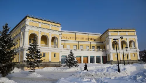 Безжизненная красота: как в центре Барнаула прозябает знаменитый музей-долгострой