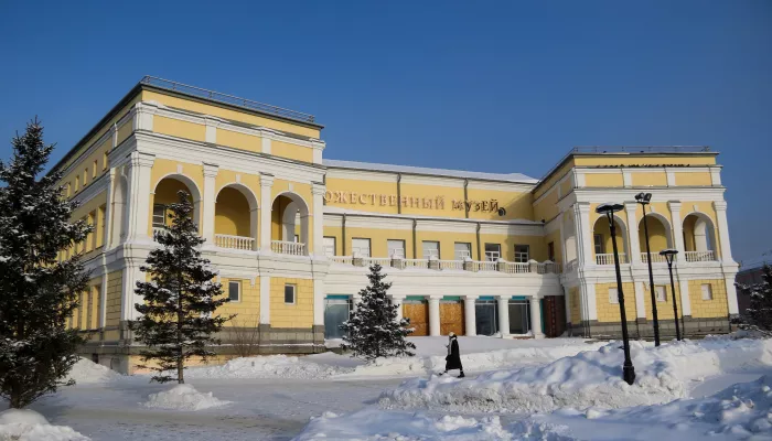 Безжизненная красота: как в центре Барнаула прозябает знаменитый музей-долгострой