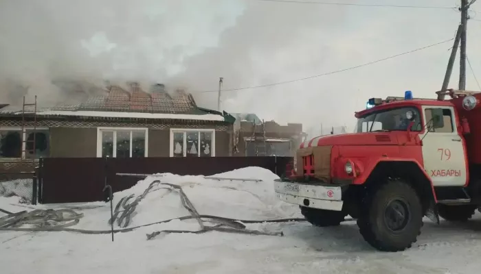 Двух человек нашли мертвыми при тушении пожара в алтайском райцентре