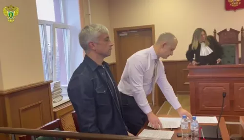 Люксовые авто и квартиры: у экс-замглавы Росавтодора изъяли имущество на 220 млн