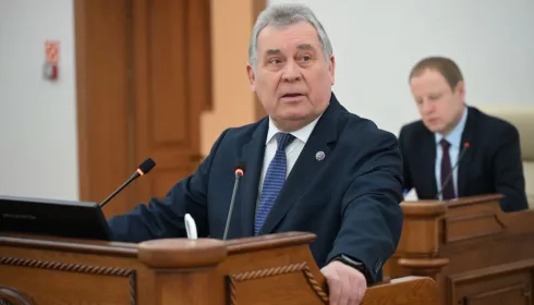 Желаю быть госдеятелями, а не политиками: спикер АКЗС дал напутствие в выборный год