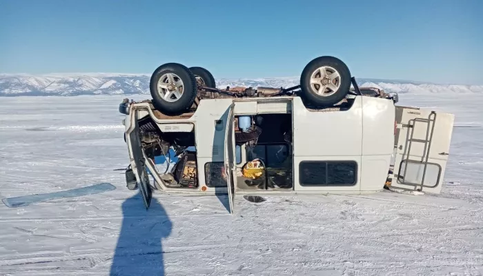75-летняя туристка из Китая погибла в перевернутом авто на Байкале