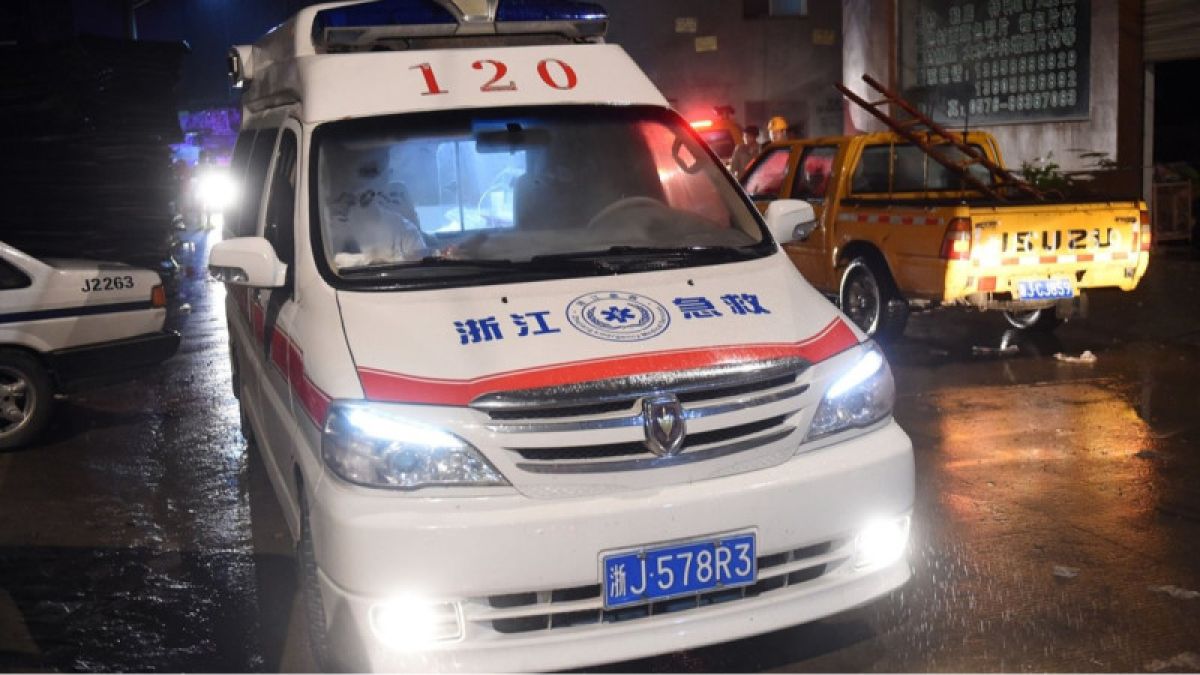 Четыре человека погибли при наезде автомобиля на пешеходов в Китае 
