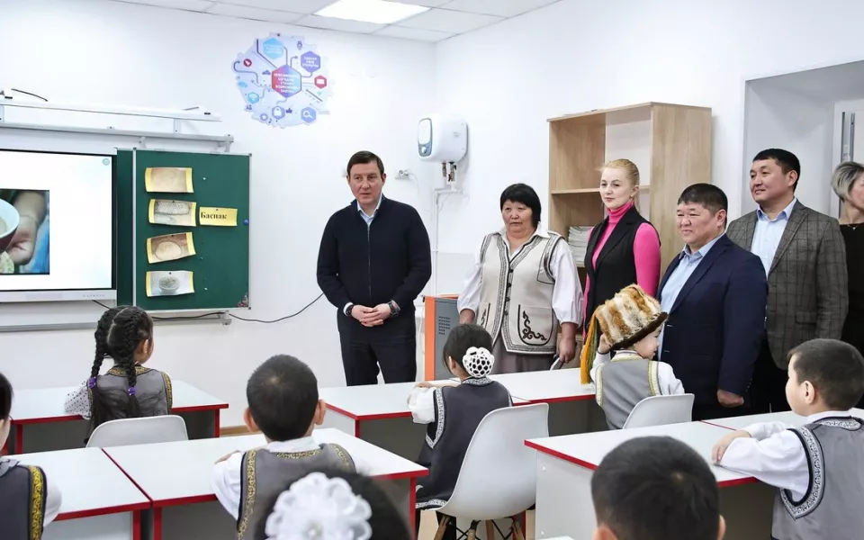Андрей Турчак осмотрел обновленную Балыктуюльскую школу