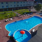 В Горном Алтае почти за полмиллиарда рублей продают турбазу с видом на реку. Фото