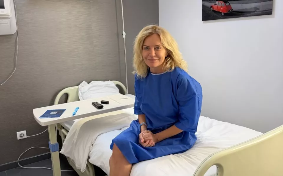 Жена похоронного короля сделала масштабную пластику лица и честно показала процесс