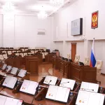 Неродной, несудимый: в АКЗС со скрипом ужесточили требования к помощникам депутатов