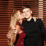 Мария Погребняк поздравила старшего сына с 19-летием архивными фотографиями