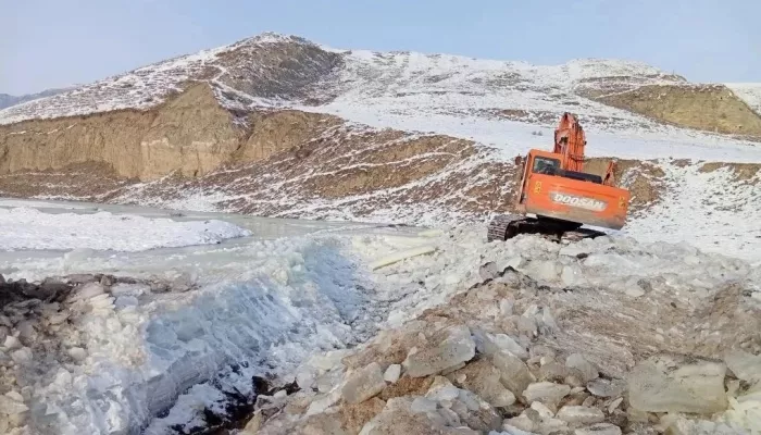 В одном из сел Республики Алтай подтопило дорогу и территорию турбазы