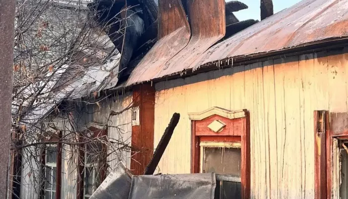 Двое взрослых и двое детей скончались в больнице после пожара в Камне-на-Оби