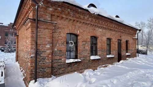 Одно из зданий исторической ликерки в Барнауле продают за 11,5 млн рублей