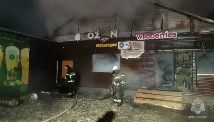 В Онгудае ранним утром произошел крупный пожар в магазине