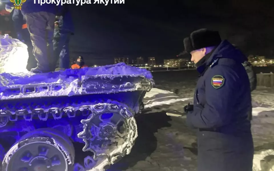 Школьник залез внутрь танка и погиб на выставке военной техники в Якутске