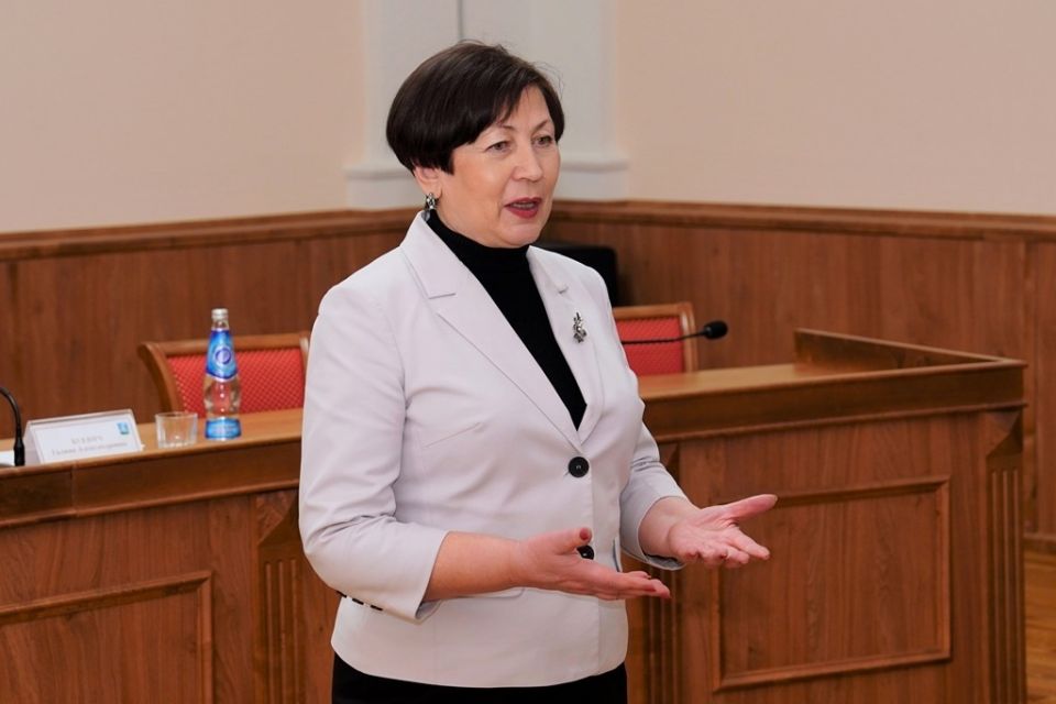 Парламентский урок для барнаульских старшеклассников