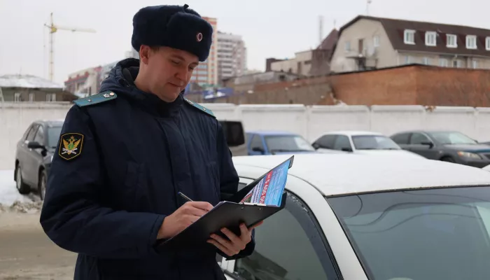 Незаконную шиномонтажку снесли на улице Панфиловцев в Барнауле