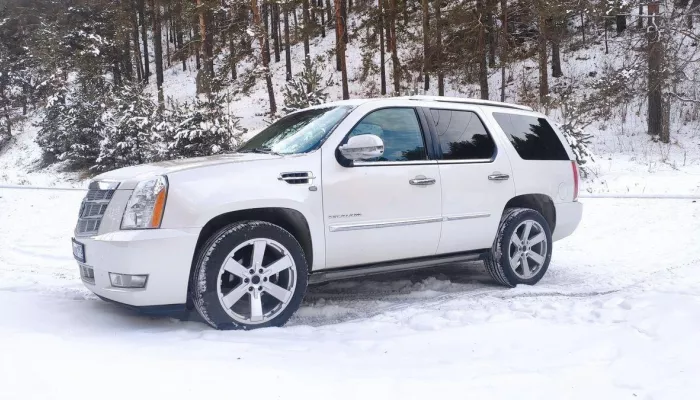 Премиальный Cadillac в комплектации Platinum продают за 2,5 млн в Горном Алтае