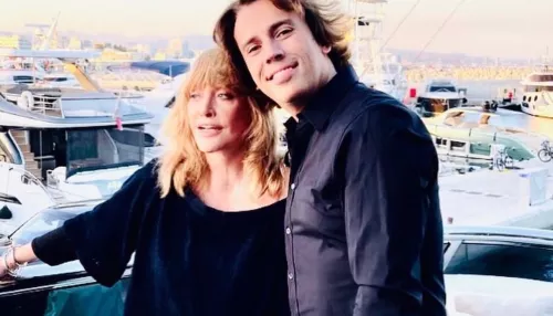 Помолодевшая Пугачева показала новое фото с Галкиным*