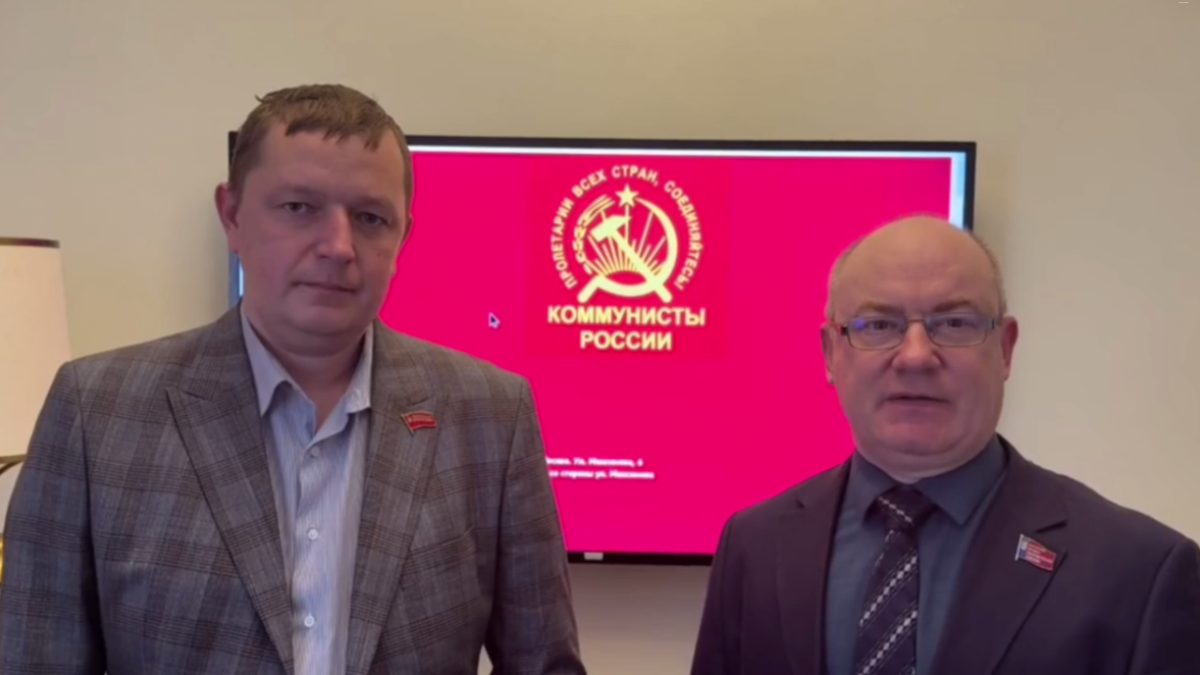 Павел Пастухов (слева)