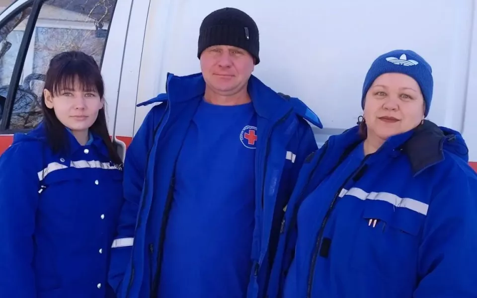 Алтайские медики в машине приняли роды у 23-летней девушки