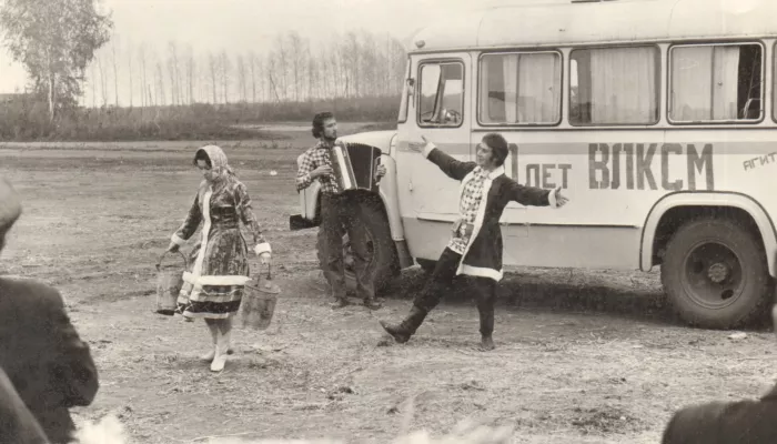 На сцене и на полях: какой была концертная жизнь Алтайского края в разные эпохи. Фото