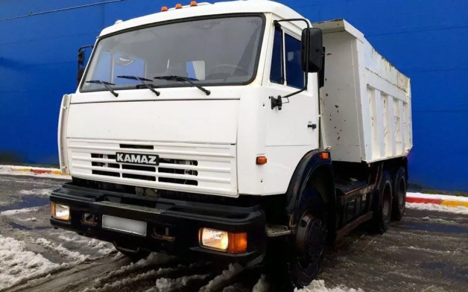 Судимый житель Горно-Алтайска угнал КАМАЗ у своего дяди
