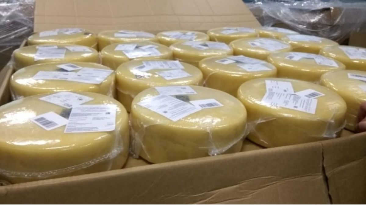 Более 20 тонн сыра не пустили на Алтай