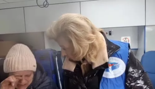 Россиянка расплакалась, вспоминая условия содержания в плену на Украине. Видео