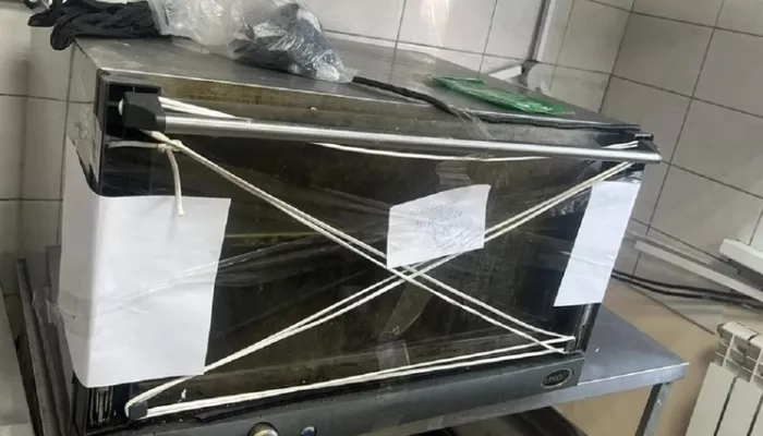 Одного из поставщиков школьного питания в Барнауле уличили в антисанитарии